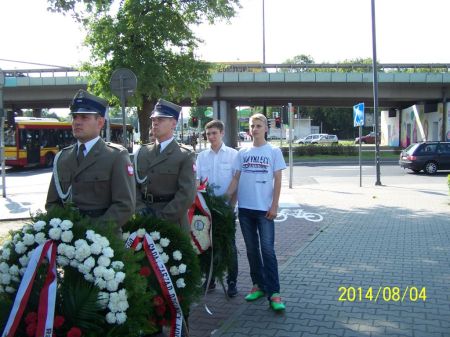 upamiętnienie Miejsca Pamięci Narodowej Terenu Masowego Mordu na Woli przy ul. Górczewskiej 32 w dniu 5 sierpnia 2014-foto.A.Szmidt (15)